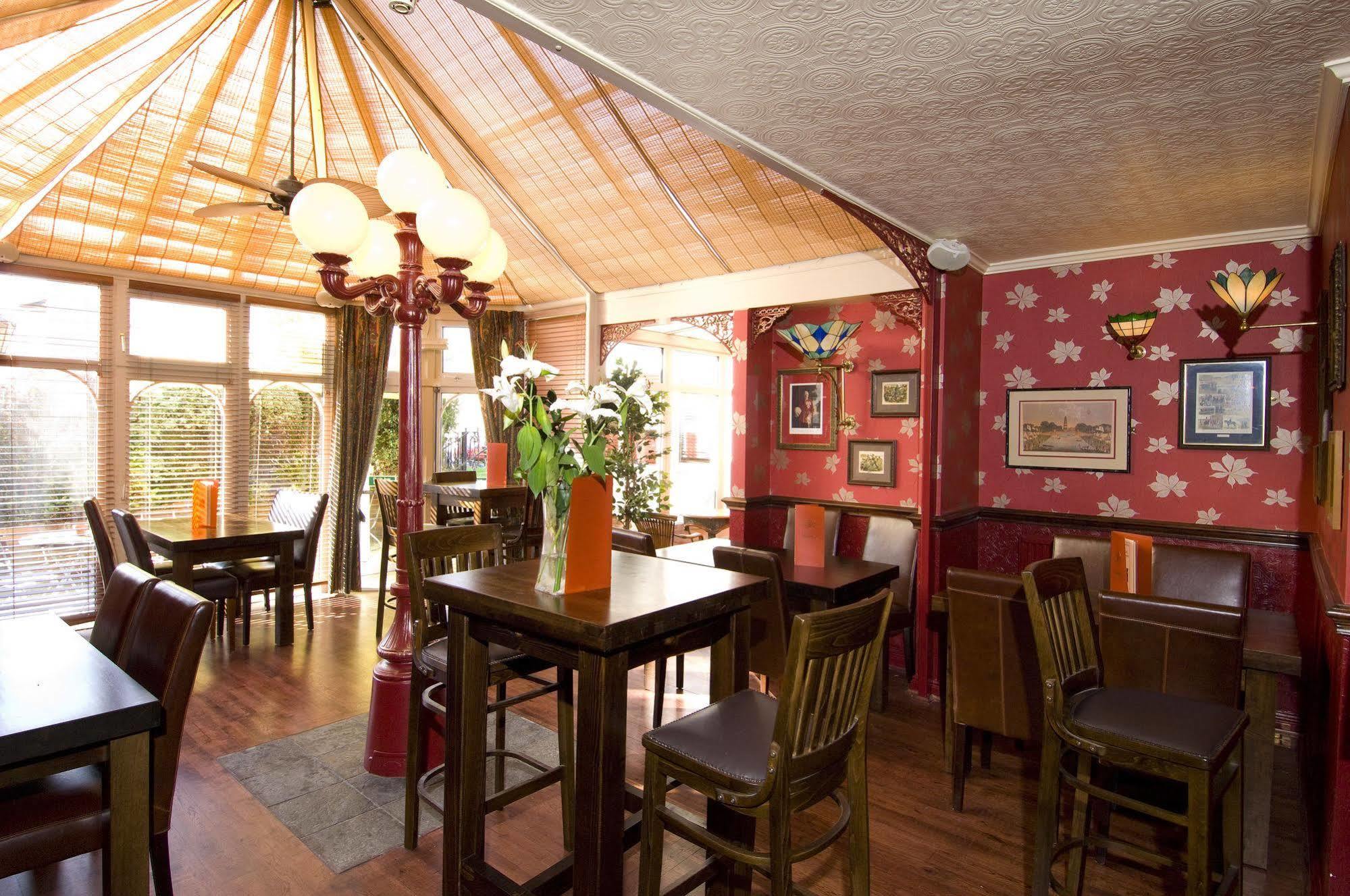 The Railway Hotel 워딩 외부 사진