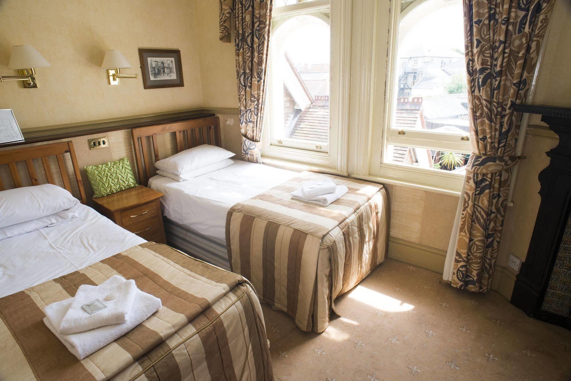 The Railway Hotel 워딩 외부 사진