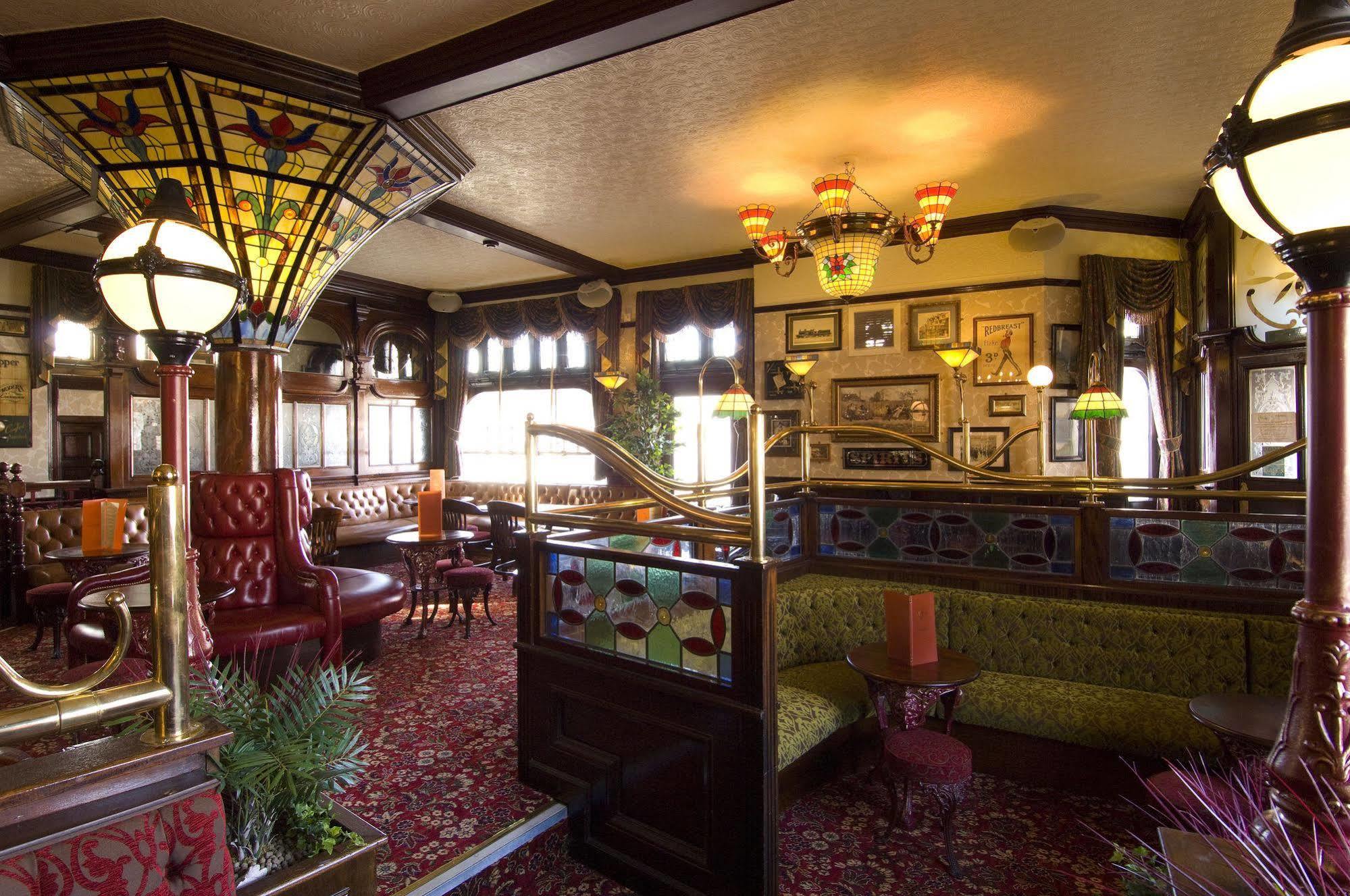 The Railway Hotel 워딩 외부 사진