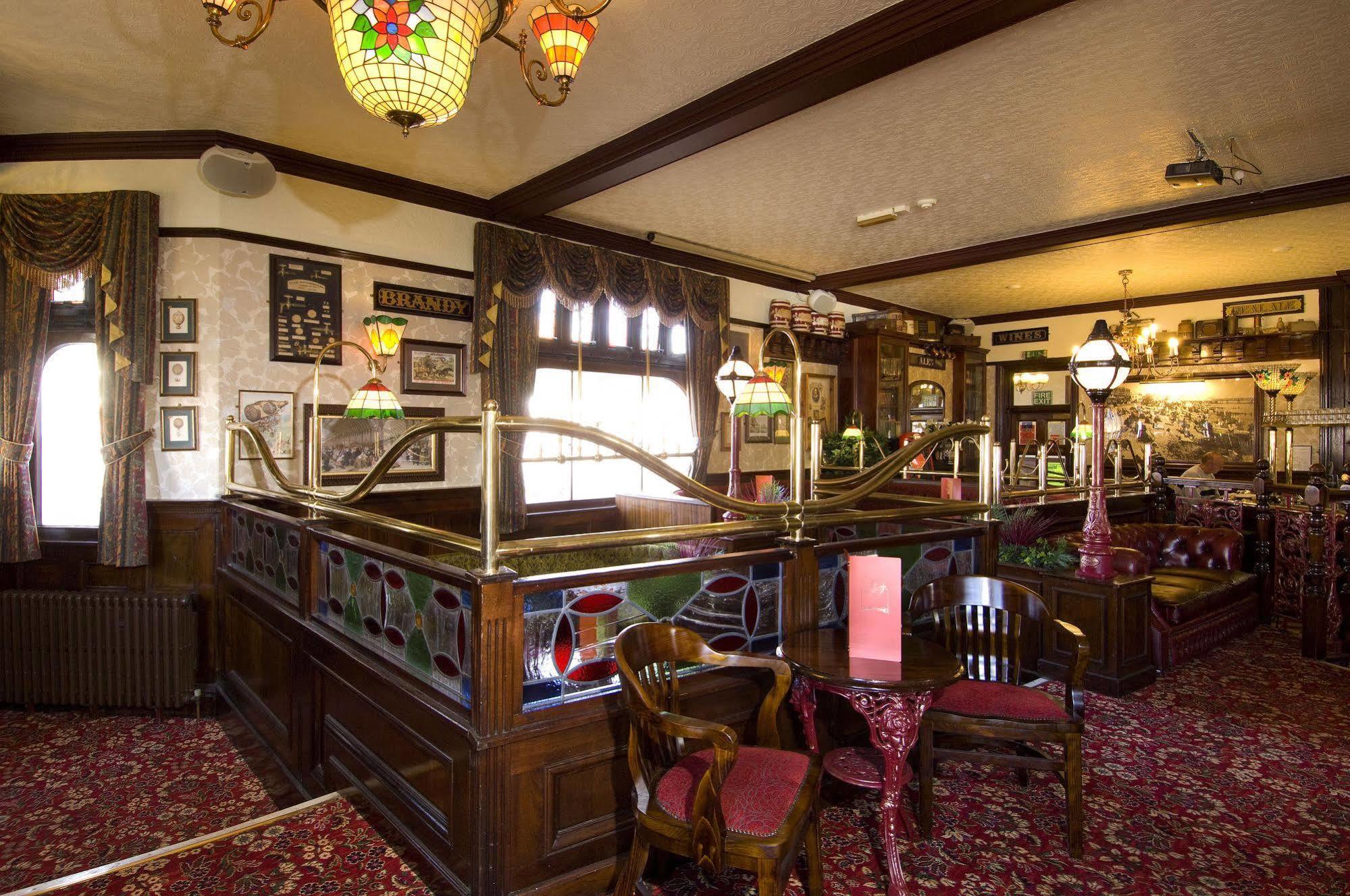 The Railway Hotel 워딩 외부 사진